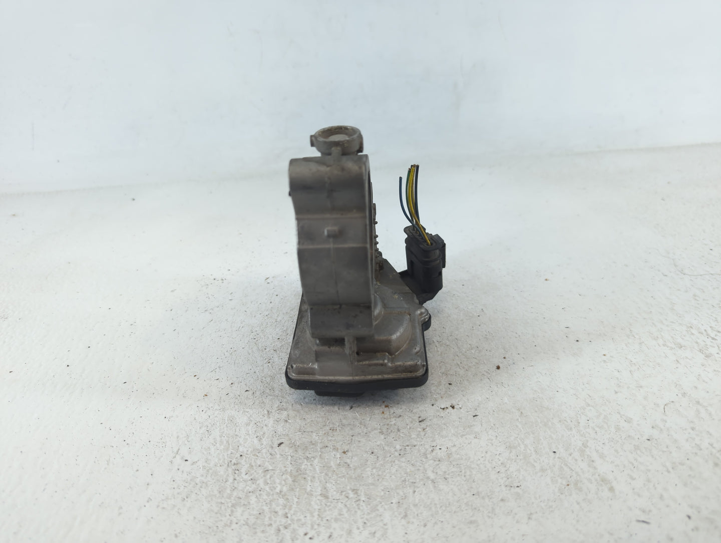 2016-2019 Mini Cooper Throttle Body P/N:A2C80221400 Fits Fits 2014 2015 2016 2017 2018 2019 OEM Used Auto Parts - Oemusedaut