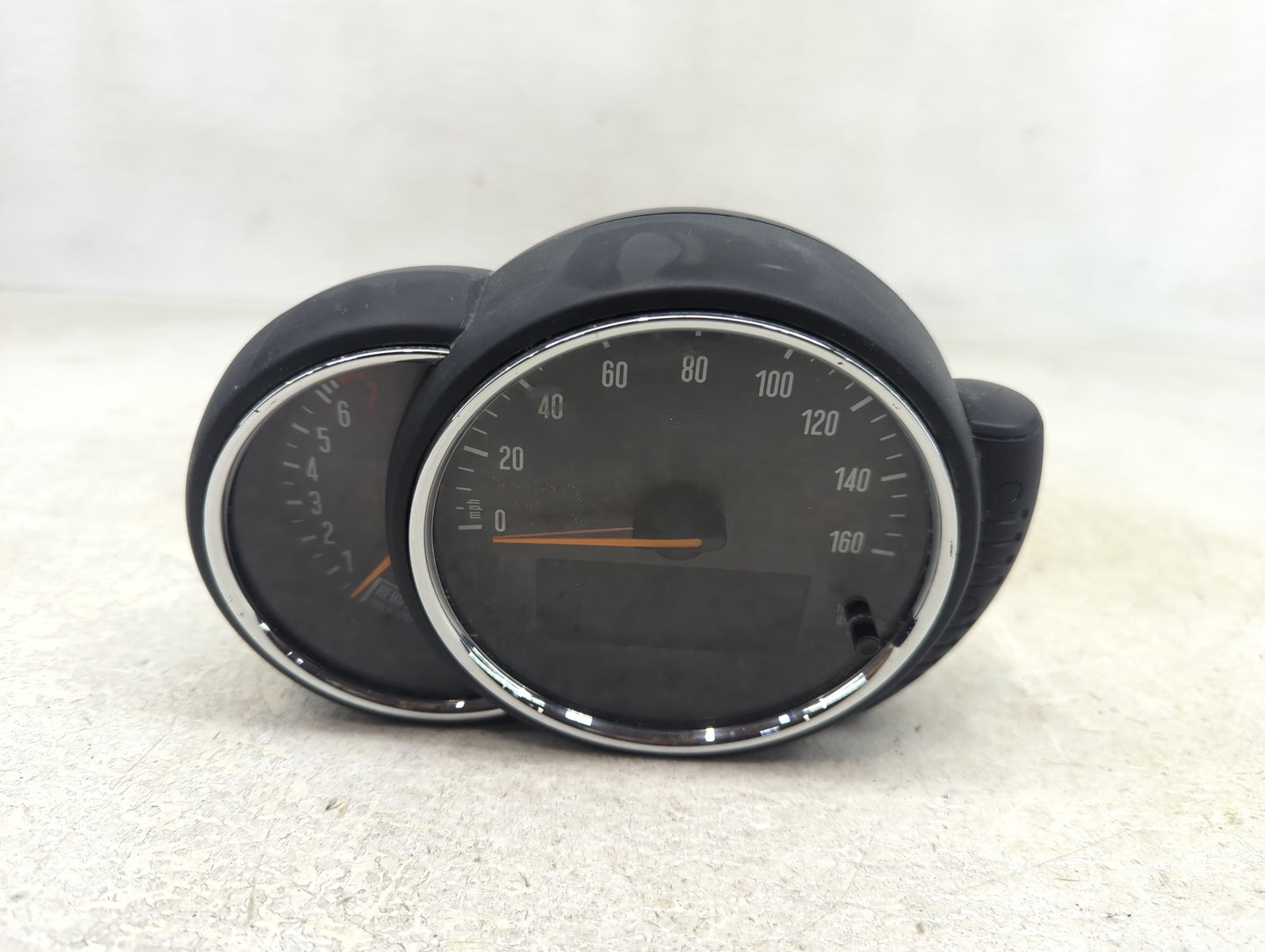2016-2017 Mini Cooper Clubman Instrument Cluster Speedometer Gauges P/N:6 822 944-01 Fits Fits 2016 2017 OEM Used Auto Parts