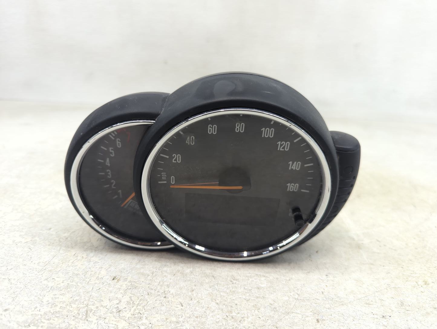 2016-2017 Mini Cooper Clubman Instrument Cluster Speedometer Gauges P/N:6 822 944-01 Fits Fits 2016 2017 OEM Used Auto Parts