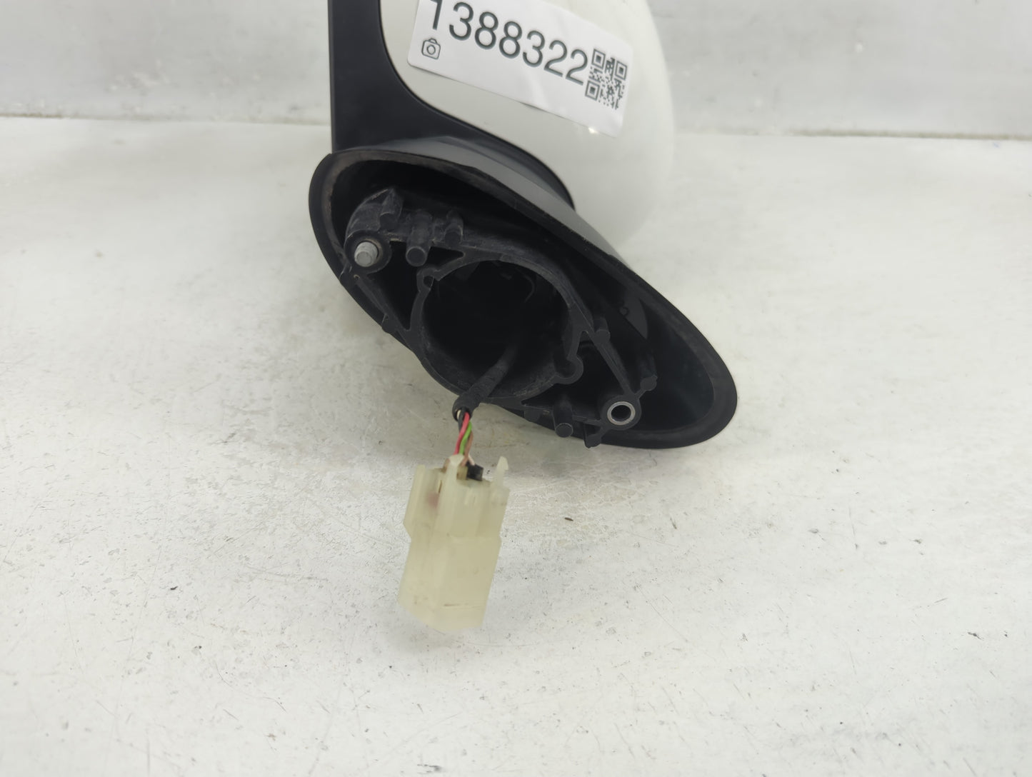 2016-2018 Mini Cooper Clubman Passenger Side View Mirror - Right Door Mirror OEM Used - Oemusedautoparts1.com