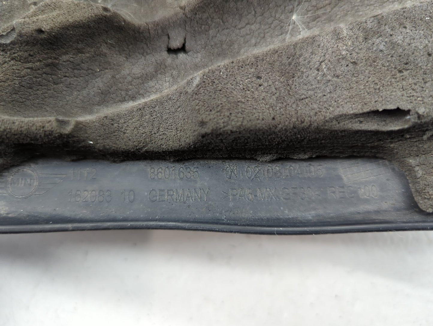 2016 Mini Cooper Clubman Engine Cover - Oemusedautoparts1.com