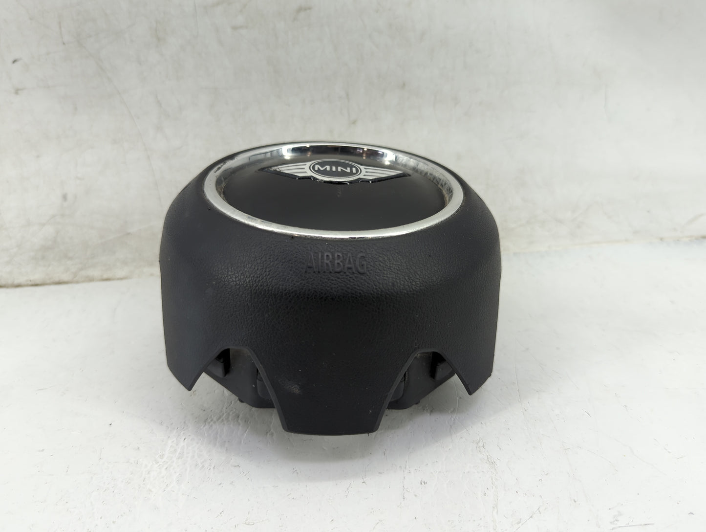 2016 Mini Cooper Clubman Air Bag Driver Left Steering Wheel Mounted Fits OEM Used Auto Parts - Oemusedautoparts1.com