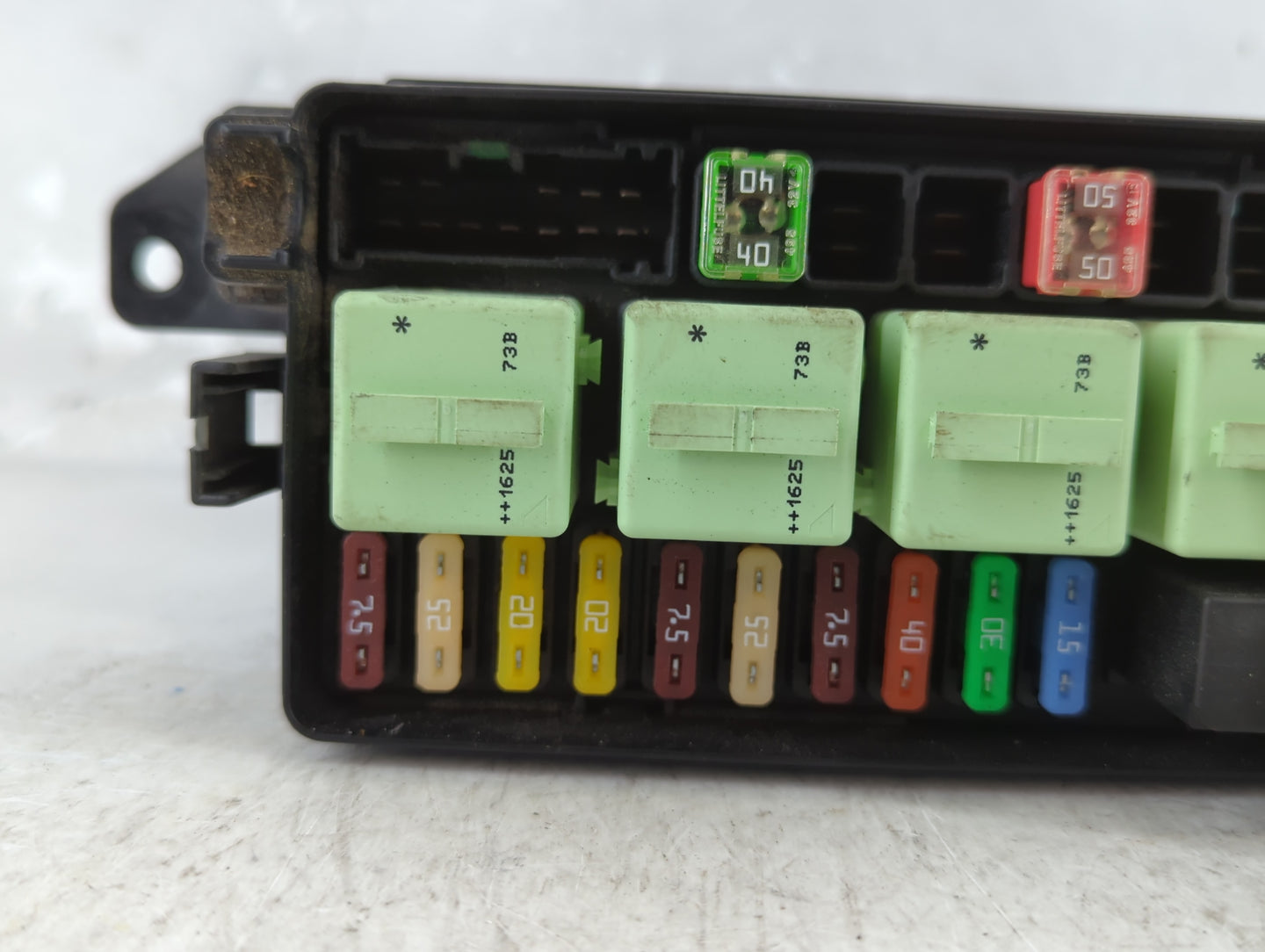 2012-2016 Mini Cooper Countryman Fusebox Fuse Box Panel Relay Module P/N:9240943-02 Fits Fits 2011 2012 2013 2014 2015 2016 