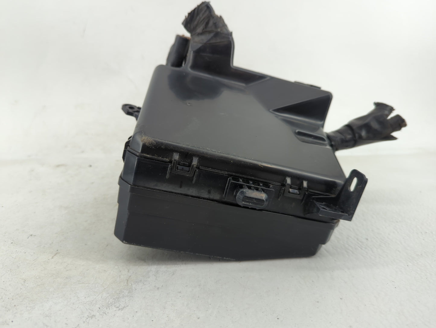 2016-2017 Mitsubishi Lancer Fusebox Fuse Box Panel Relay Module Fits Fits 2012 2013 2014 2015 2016 2017 OEM Used Auto Parts 