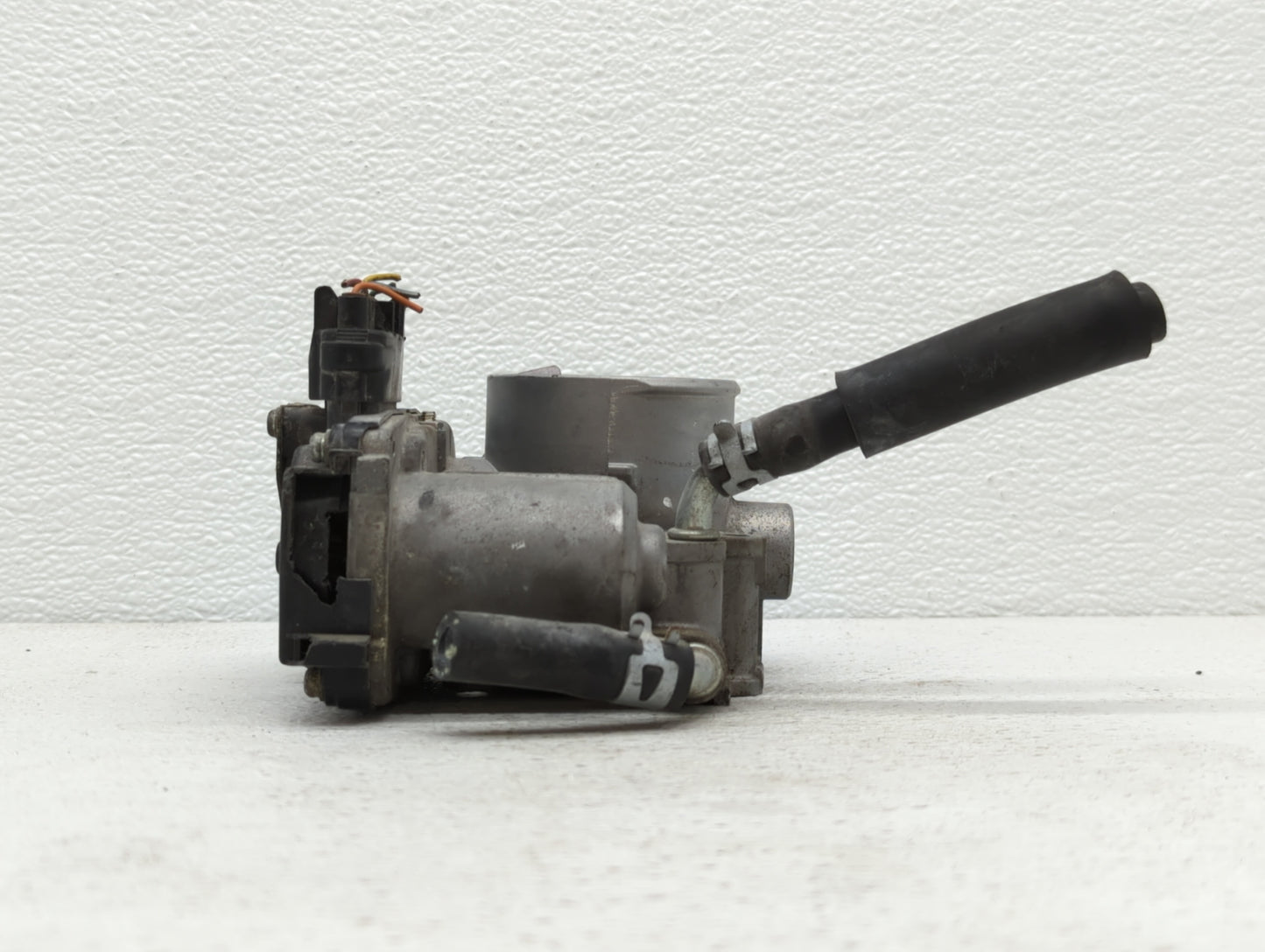 2013-2017 Mitsubishi Lancer Throttle Body P/N:57021 Fits Fits 2013 2014 2015 2016 2017 OEM Used Auto Parts - Oemusedautopart