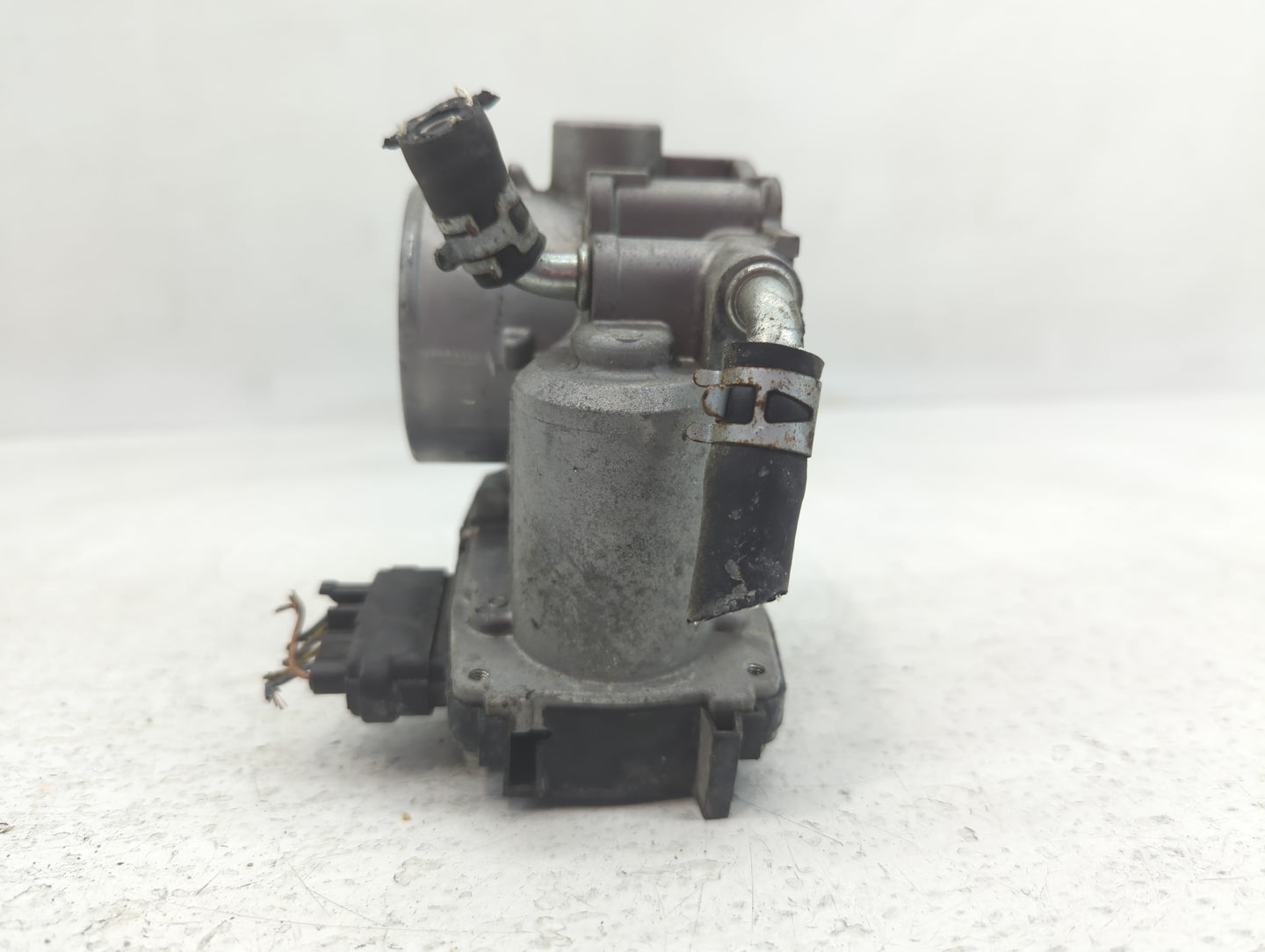 2013-2017 Mitsubishi Lancer Throttle Body Fits Fits 2013 2014 2015 2016 2017 OEM Used Auto Parts - Oemusedautoparts1.com