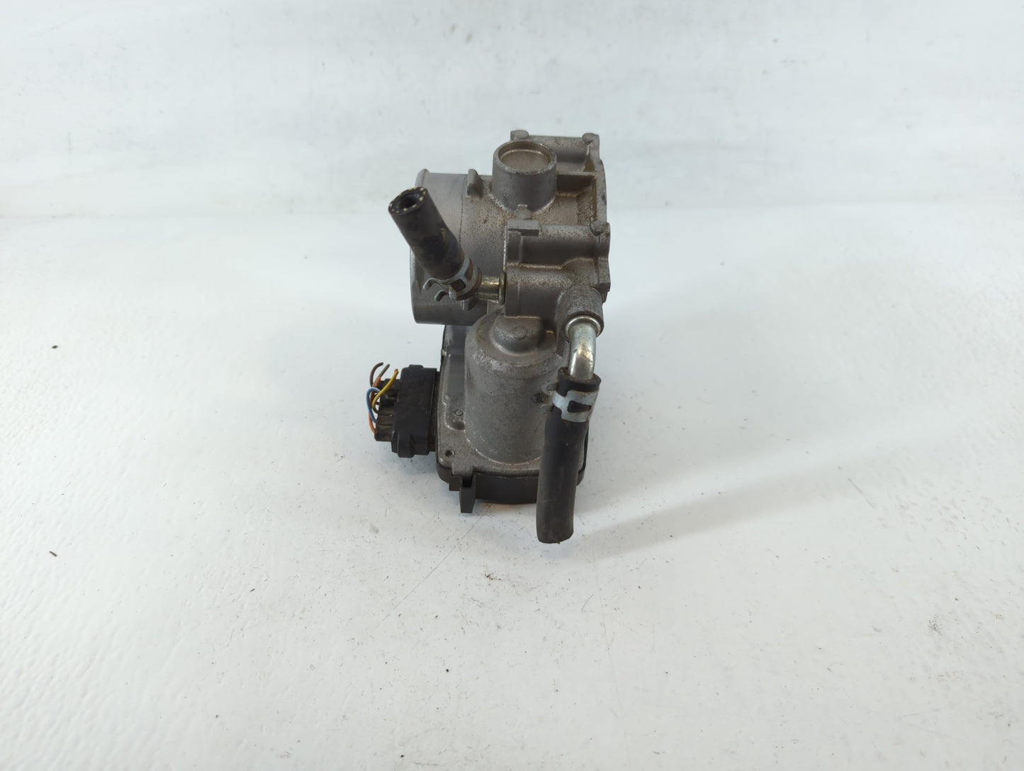 2013-2017 Mitsubishi Lancer Throttle Body P/N:57021 Fits Fits 2013 2014 2015 2016 2017 OEM Used Auto Parts - Oemusedautopart