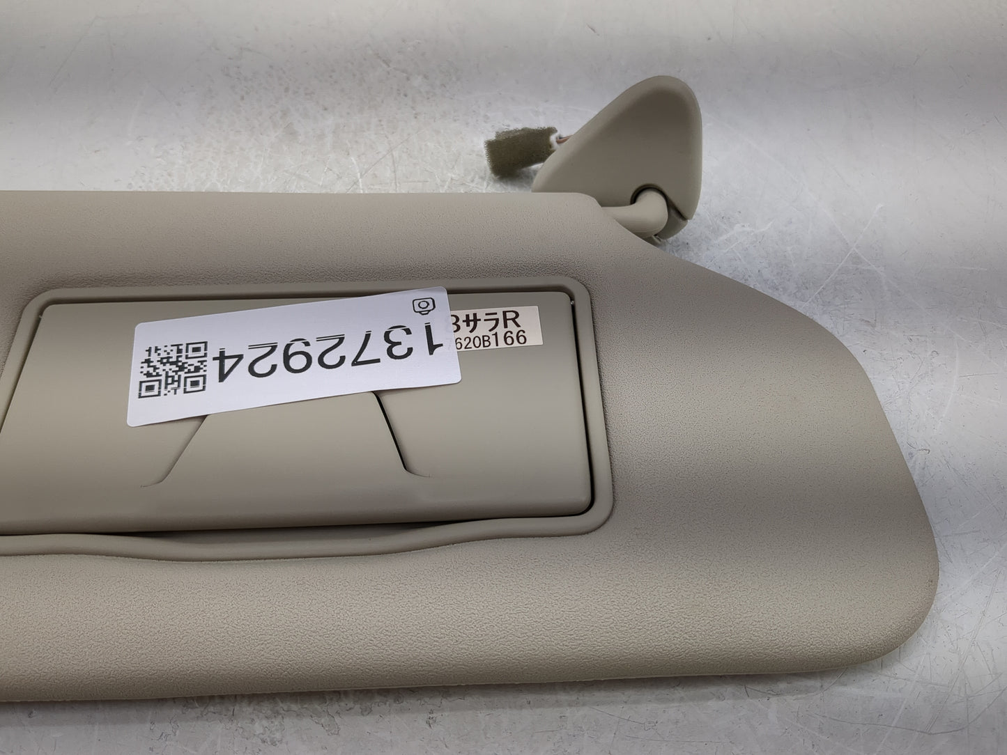 2016 Mitsubishi Outlander Sun Visor Shade Replacement Passenger Right Mirror Fits OEM Used Auto Parts - Oemusedautoparts1.co