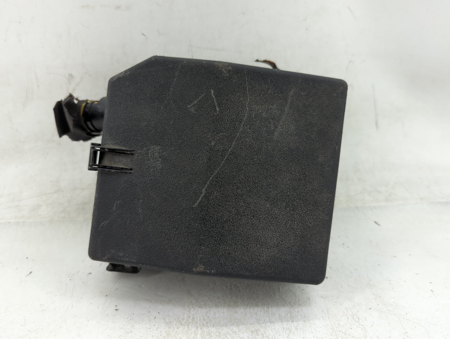 2014-2016 Mitsubishi Outlander Fusebox Fuse Box Panel Relay Module P/N:3605-NA Fits Fits 2014 2015 2016 OEM Used Auto Parts 