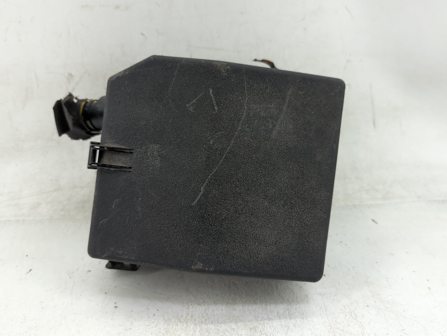 2014-2016 Mitsubishi Outlander Fusebox Fuse Box Panel Relay Module P/N:3605-NA Fits Fits 2014 2015 2016 OEM Used Auto Parts 