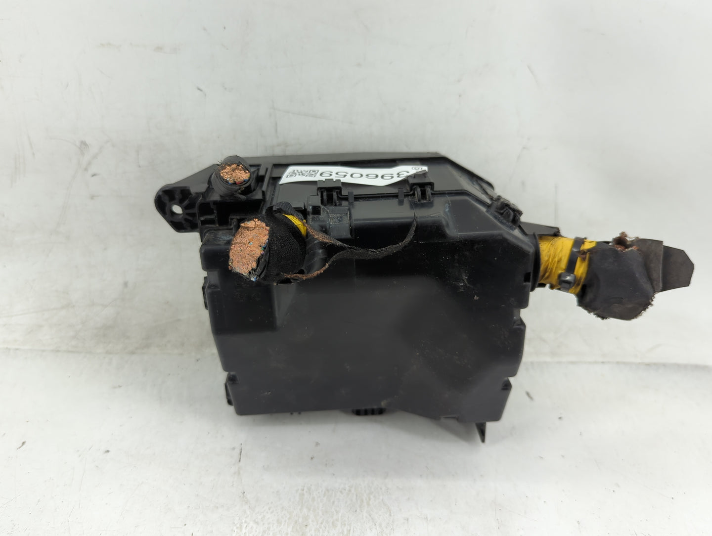 2014-2016 Mitsubishi Outlander Fusebox Fuse Box Panel Relay Module P/N:3605-NA Fits Fits 2014 2015 2016 OEM Used Auto Parts 