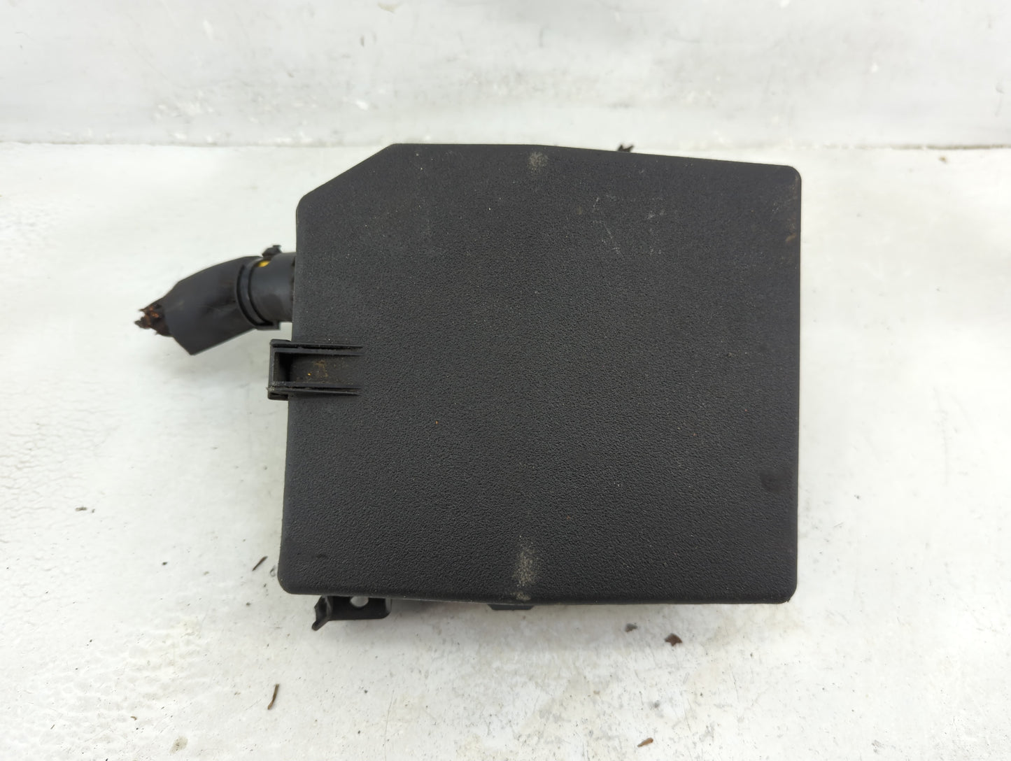 2014-2016 Mitsubishi Outlander Fusebox Fuse Box Panel Relay Module P/N:3605-NA Fits Fits 2014 2015 2016 OEM Used Auto Parts 