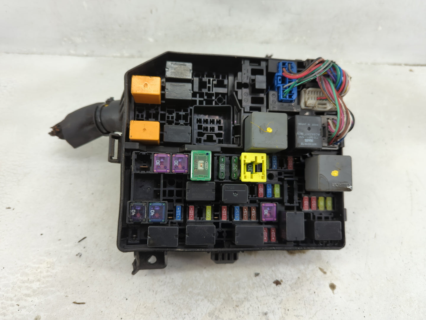 2014-2016 Mitsubishi Outlander Fusebox Fuse Box Panel Relay Module P/N:3605-NA Fits Fits 2014 2015 2016 OEM Used Auto Parts 