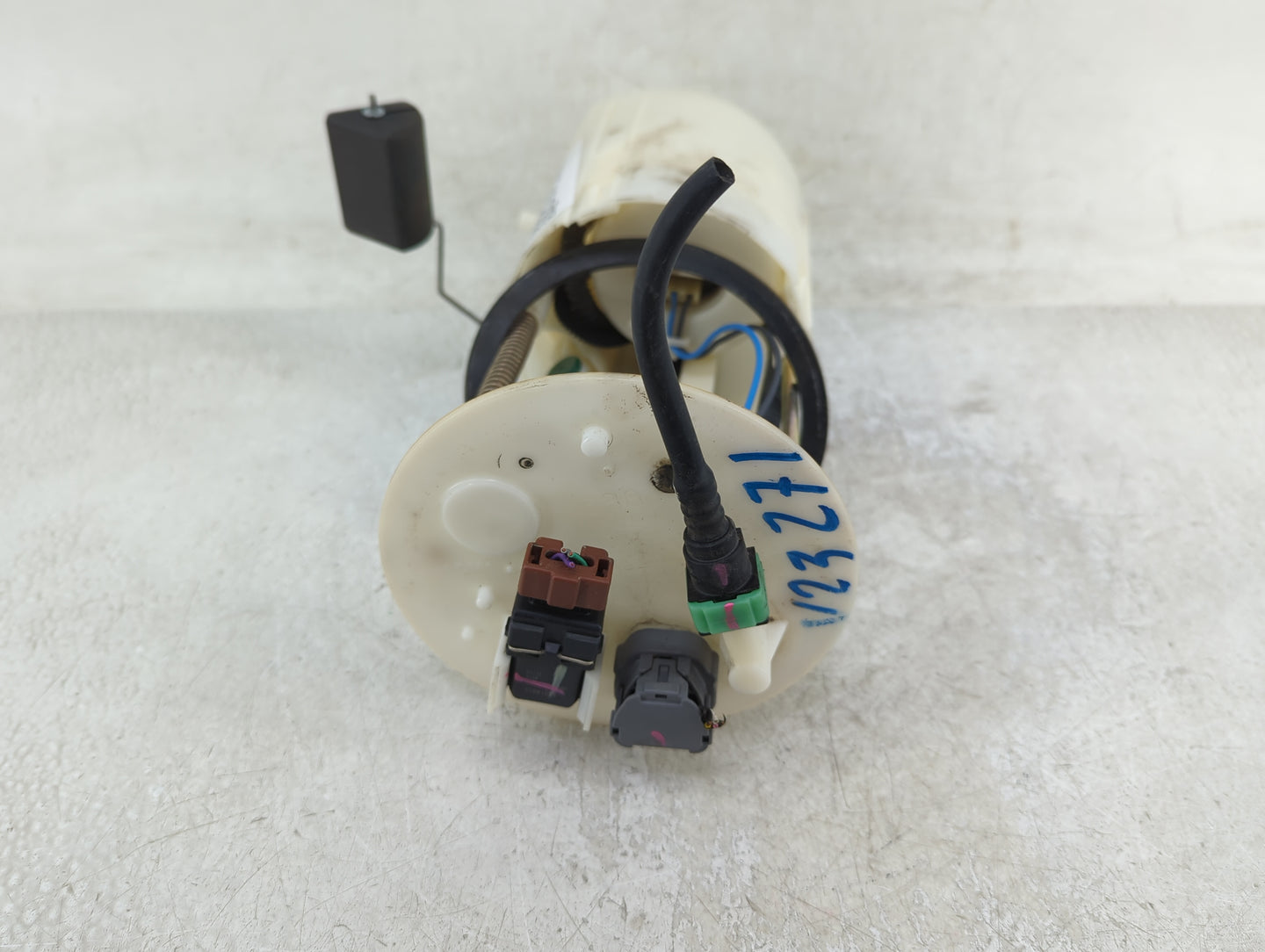 2014-2016 Mitsubishi Outlander Electrical Gas Fuel Pump Assembly - Oemusedautoparts1.com