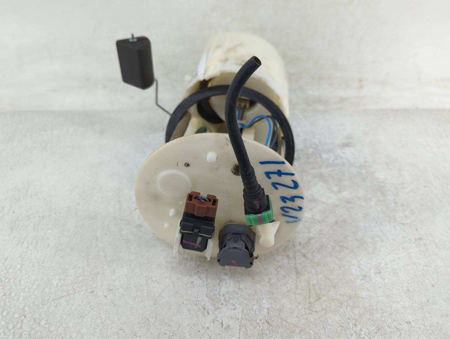 2014-2016 Mitsubishi Outlander Electrical Gas Fuel Pump Assembly - Oemusedautoparts1.com
