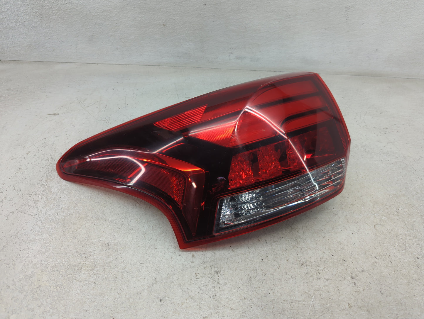 2016 Mitsubishi Outlander Tail Light Assembly Driver Left OEM Fits OEM Used Auto Parts - Oemusedautoparts1.com