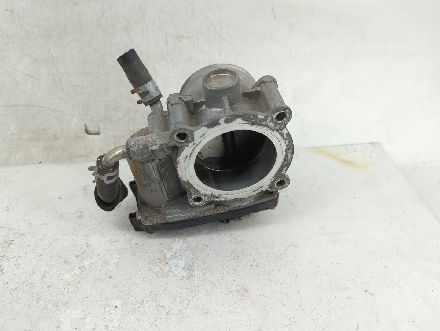 2013-2017 Mitsubishi Outlander Throttle Body Fits Fits 2013 2014 2015 2016 2017 OEM Used Auto Parts - Oemusedautoparts1.com