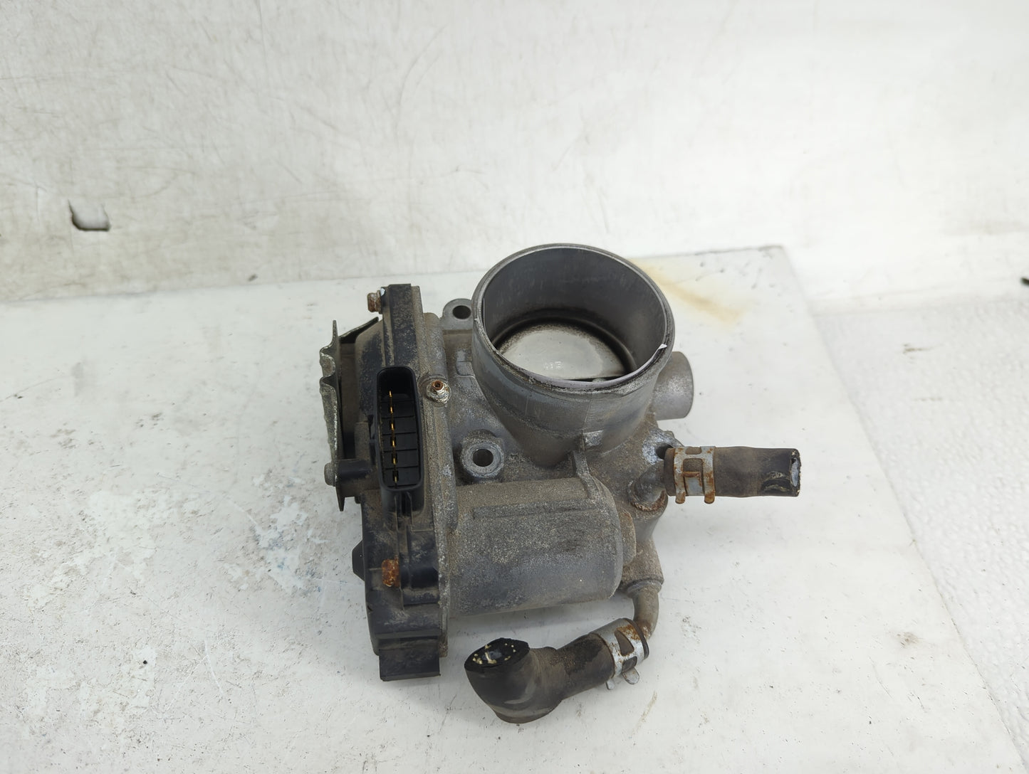 2013-2017 Mitsubishi Outlander Throttle Body Fits Fits 2013 2014 2015 2016 2017 OEM Used Auto Parts - Oemusedautoparts1.com