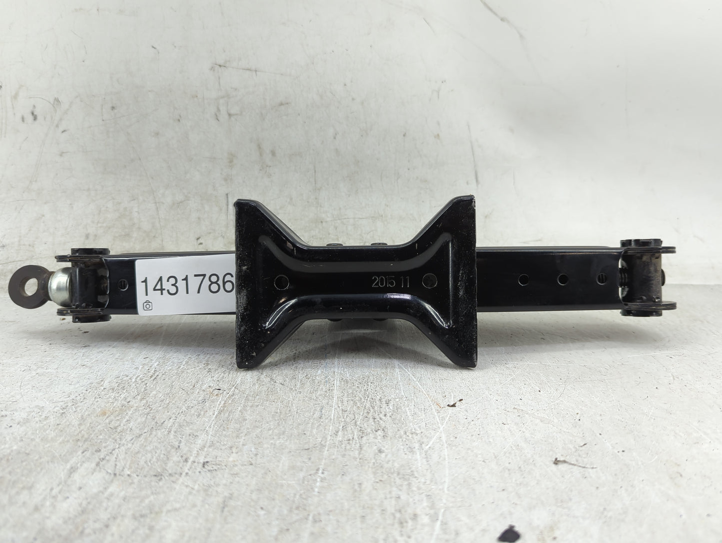 2016 Mitsubishi Outlander Spare Scissor Car Jack - Oemusedautoparts1.com