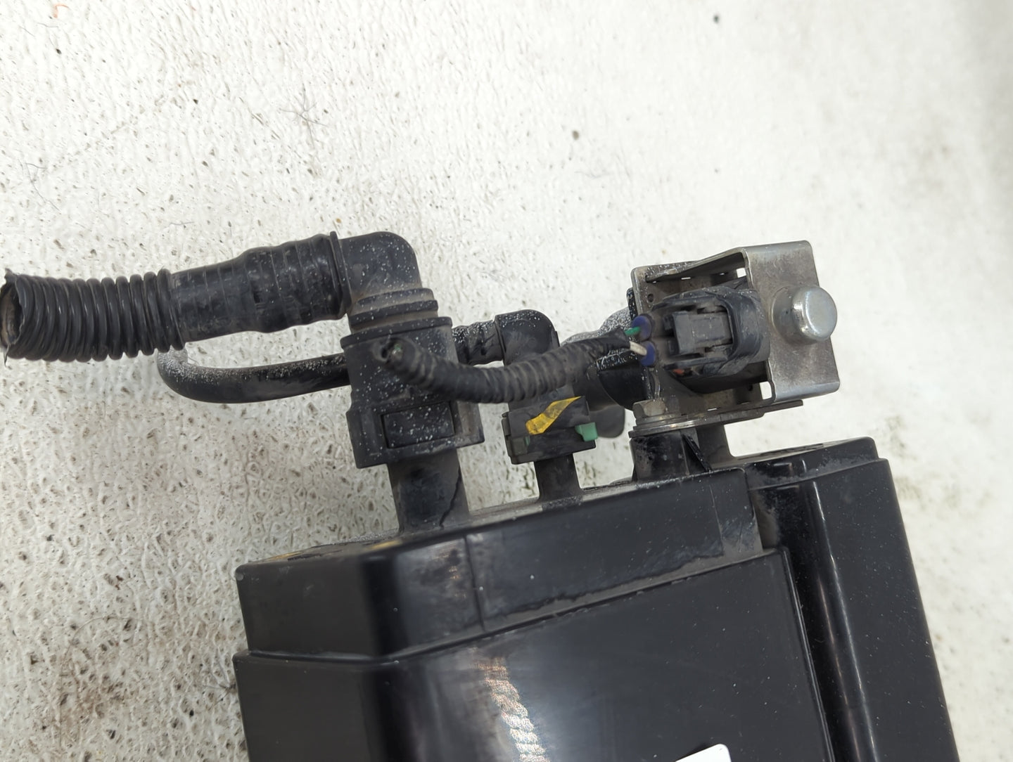 2016 Mitsubishi Outlander Fuel Vapor Charcoal Canister 1432101 - Oemusedautoparts1.com