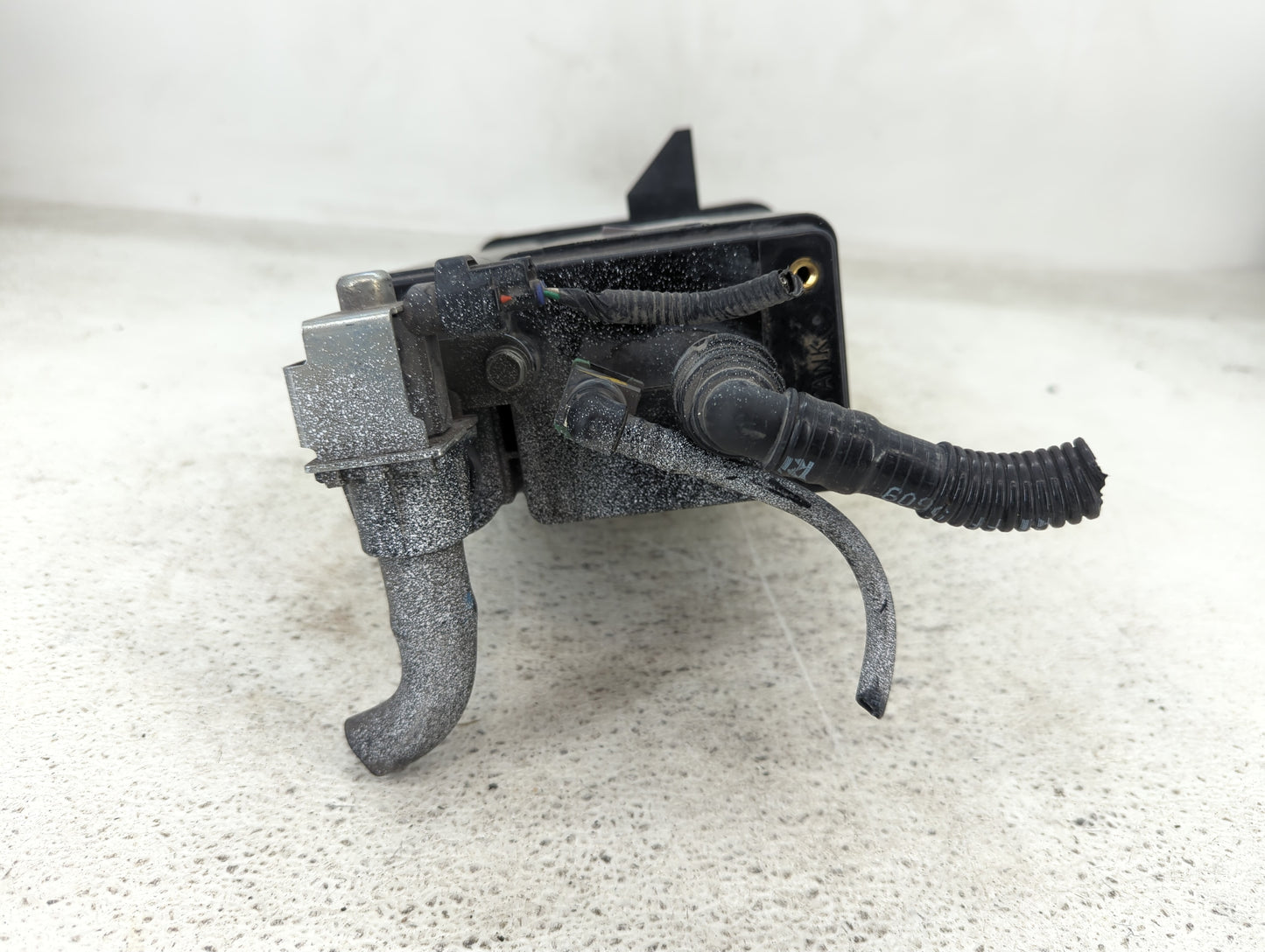 2016 Mitsubishi Outlander Fuel Vapor Charcoal Canister 1432101 - Oemusedautoparts1.com