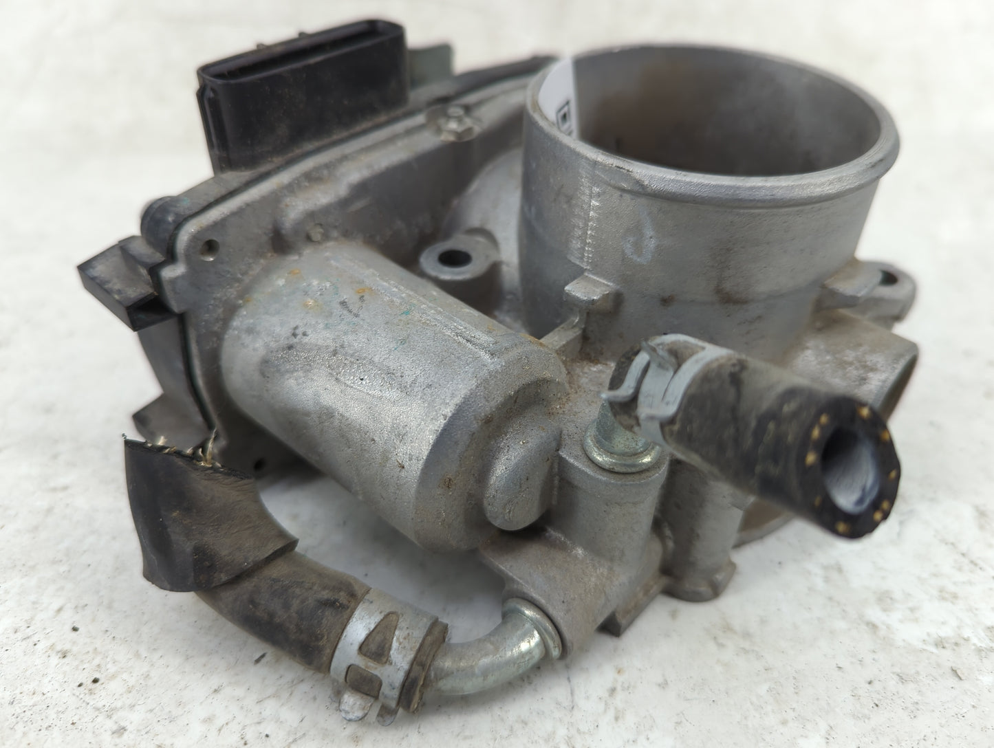 2013-2017 Mitsubishi Outlander Throttle Body Fits Fits 2013 2014 2015 2016 2017 OEM Used Auto Parts - Oemusedautoparts1.com