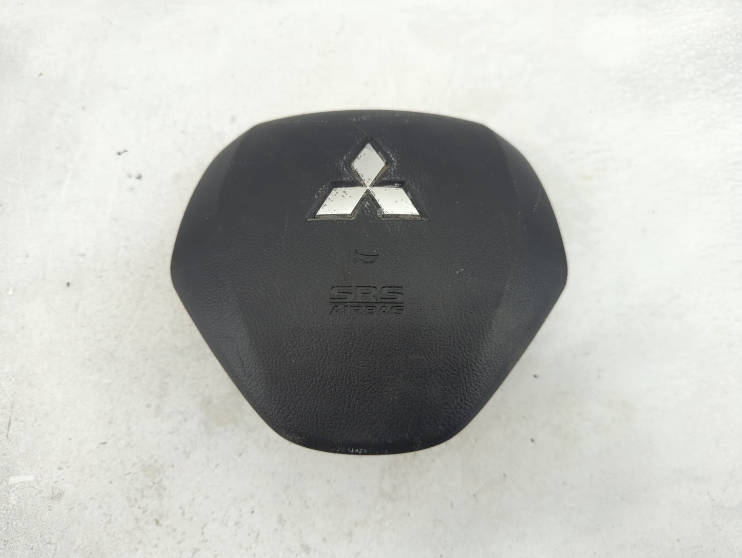 2016 Mitsubishi Outlander Air Bag Driver Left Steering Wheel Mounted P/N:7030A648XA BT262WADH09, 631010300 Fits OEM Used Aut