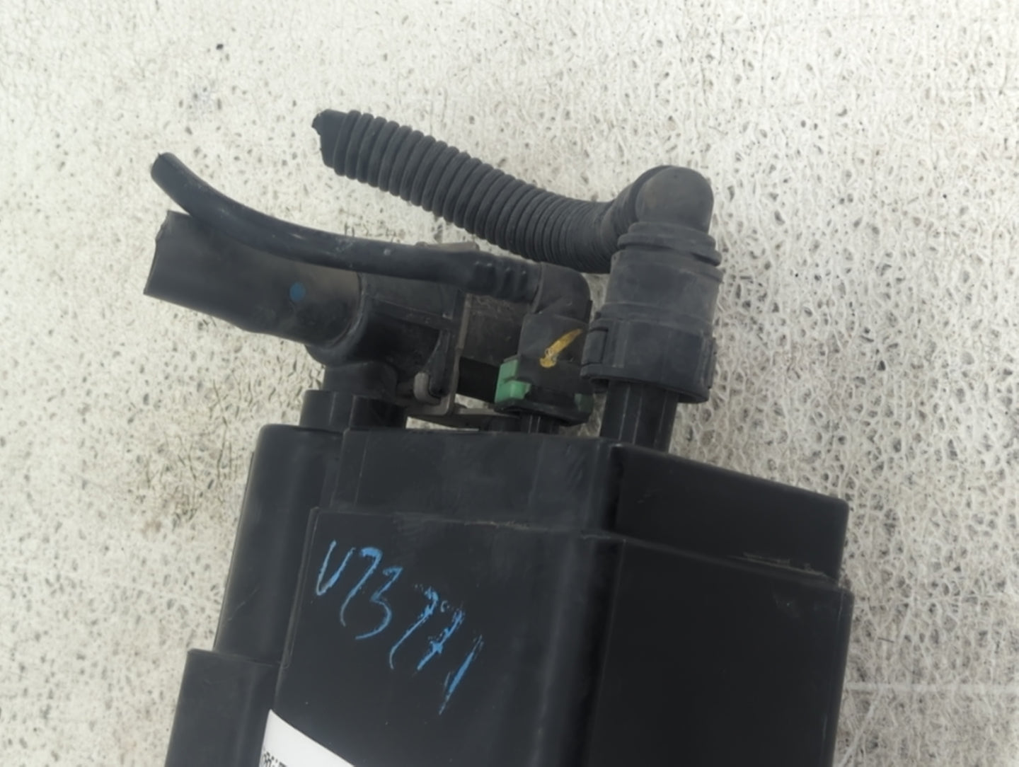 2016 Mitsubishi Outlander Fuel Vapor Charcoal Canister - Oemusedautoparts1.com