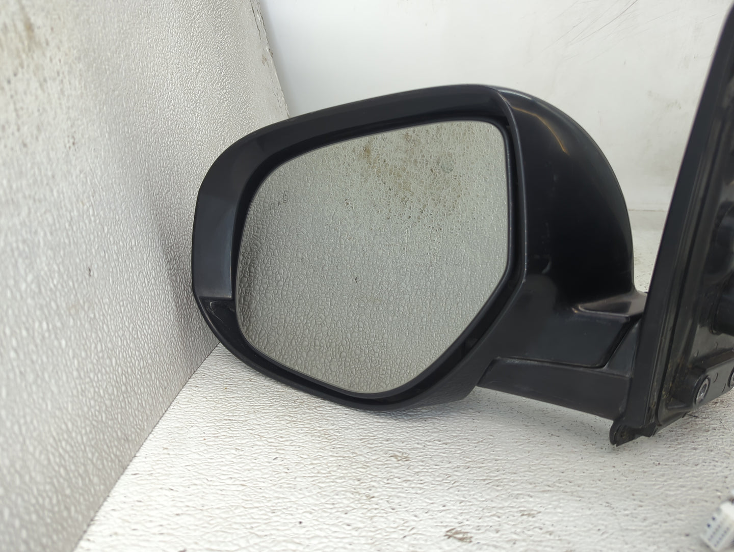 2016 Mitsubishi Outlander Driver Side View Mirror - Left Door Mirror OEM Used - Oemusedautoparts1.com