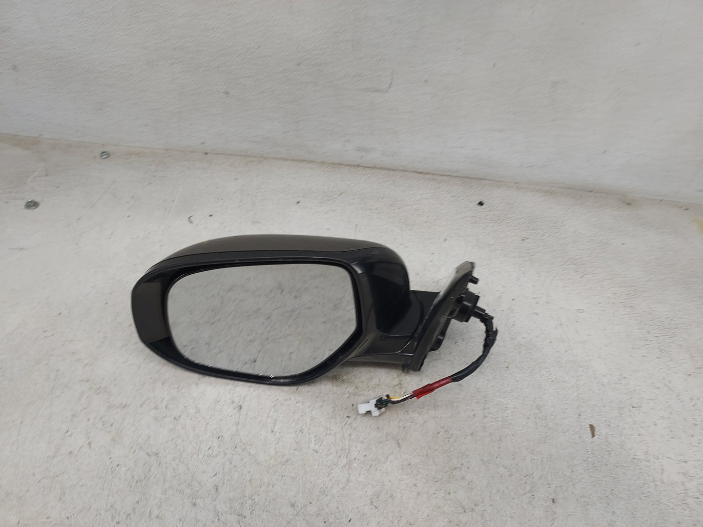 2016 Mitsubishi Outlander Driver Side View Mirror - Left Door Mirror OEM Used - Oemusedautoparts1.com