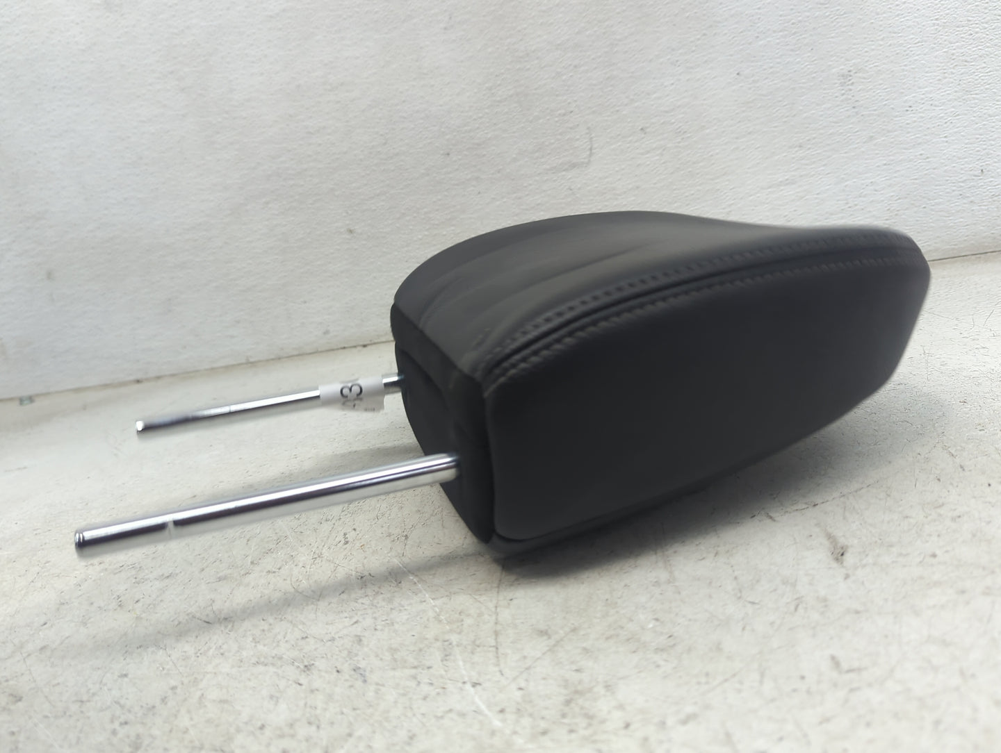 2016 Mitsubishi Outlander Headrest Head Rest Front Driver Seat Black - Oemusedautoparts1.com