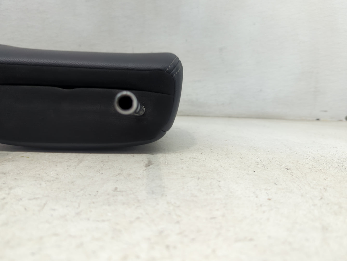 2016 Mitsubishi Outlander Headrest Head Rest Front Driver Passenger Seat Fits OEM Used Auto Parts - Oemusedautoparts1.com