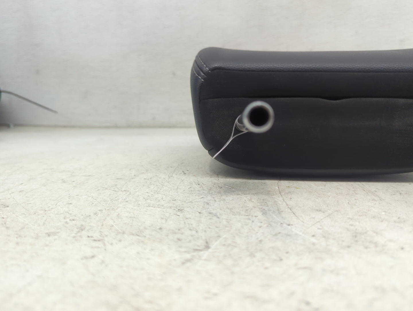 2016 Mitsubishi Outlander Headrest Head Rest Front Driver Passenger Seat Fits OEM Used Auto Parts - Oemusedautoparts1.com