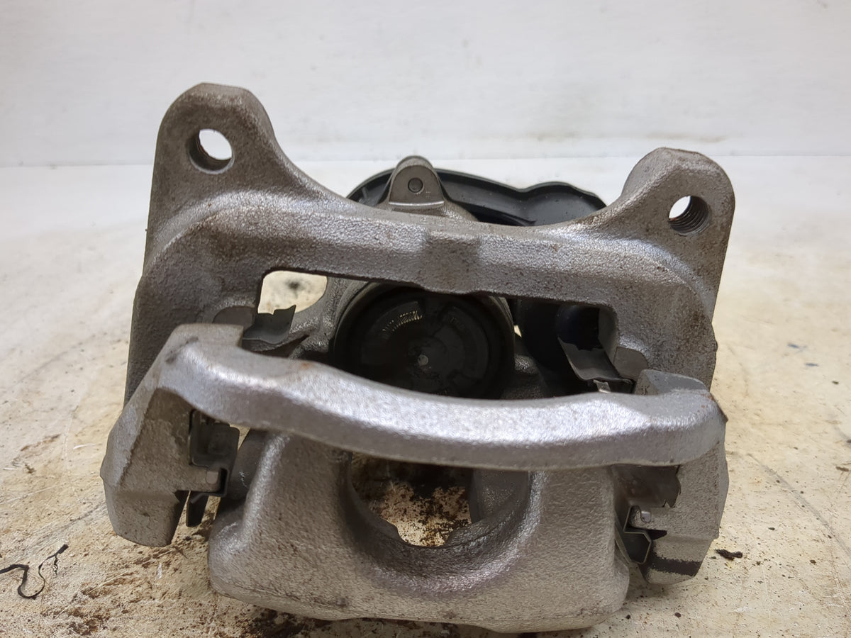 2014-2016 Mitsubishi Outlander Rear Driver Left Brake Caliper - Oemusedautoparts1.com