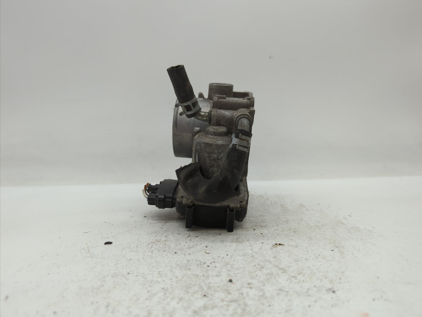 2016 Mitsubishi Outlander Throttle Body Fits OEM Used Auto Parts - Oemusedautoparts1.com