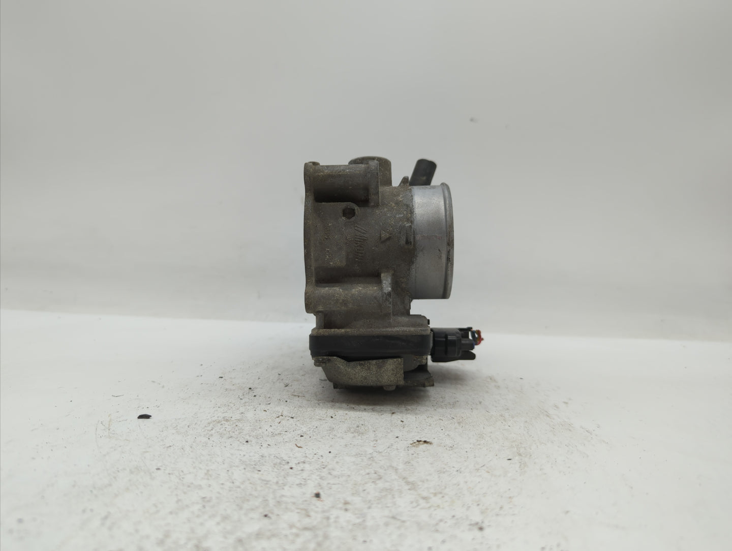 2016 Mitsubishi Outlander Throttle Body Fits OEM Used Auto Parts - Oemusedautoparts1.com