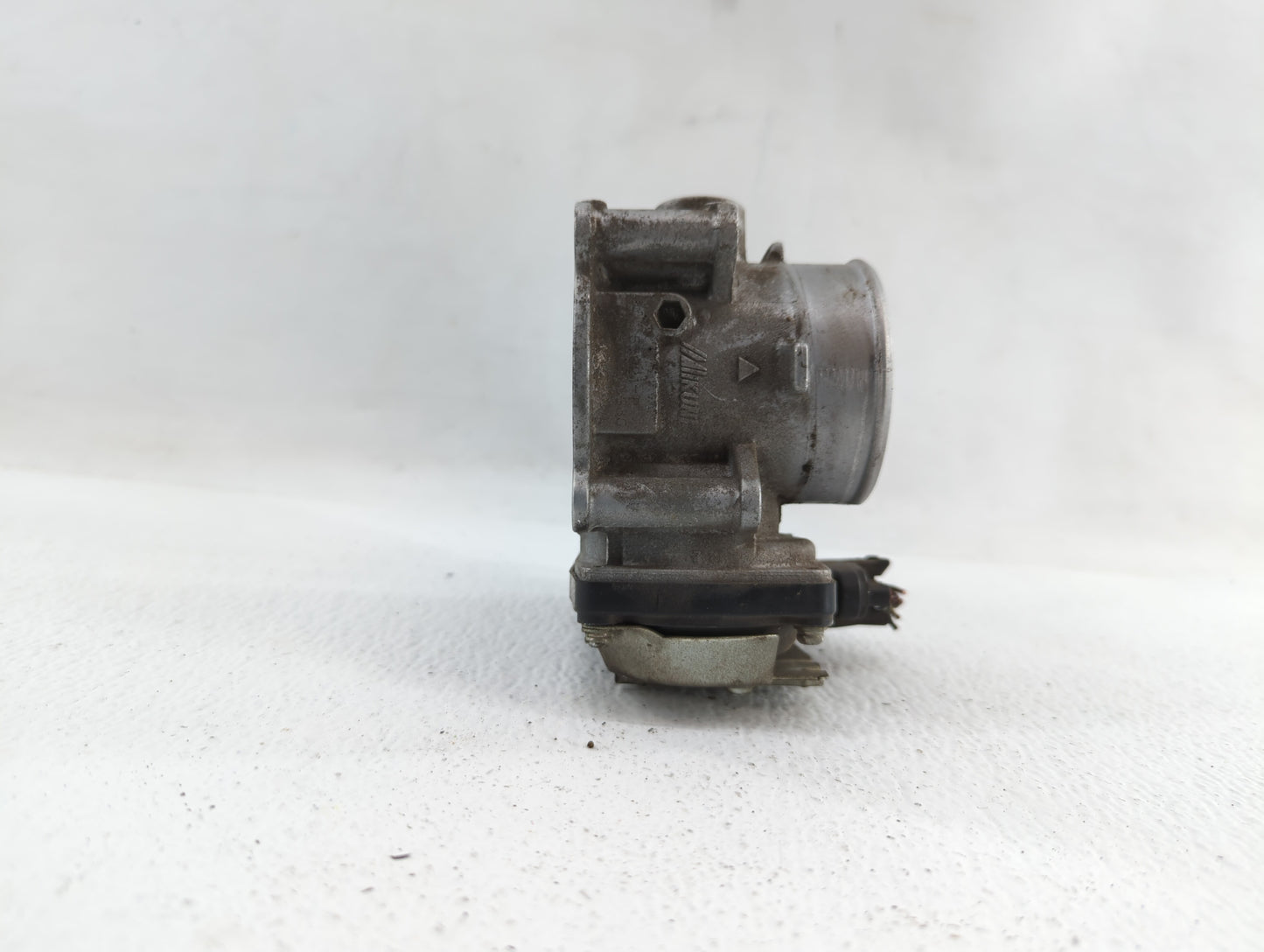 2016 Mitsubishi Outlander Throttle Body P/N:57021-B Fits OEM Used Auto Parts - Oemusedautoparts1.com