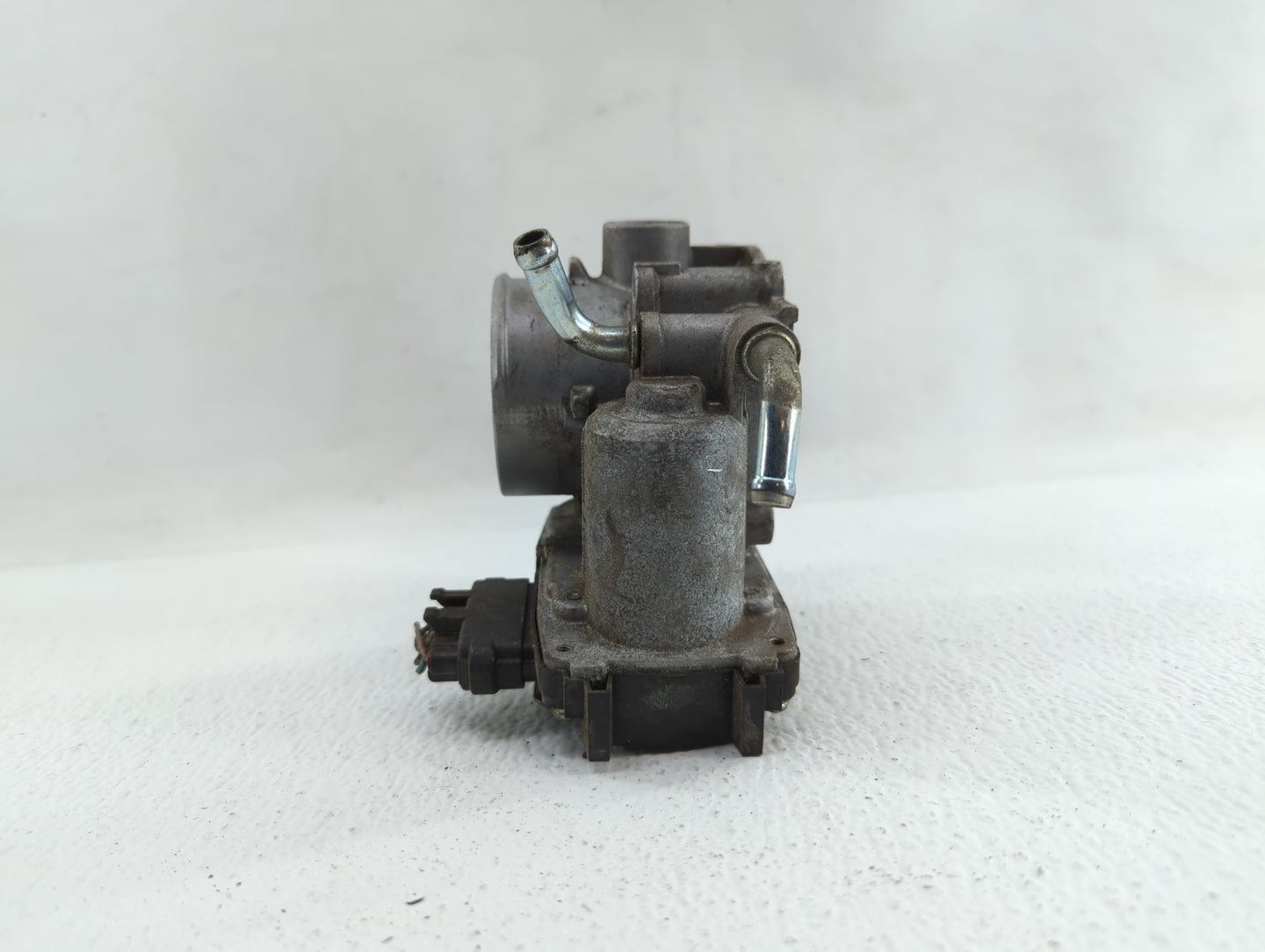 2016 Mitsubishi Outlander Throttle Body P/N:57021-B Fits OEM Used Auto Parts - Oemusedautoparts1.com