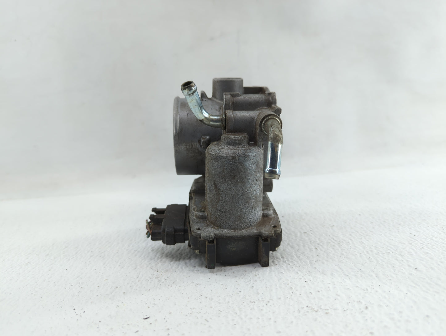 2016 Mitsubishi Outlander Throttle Body P/N:57021-B Fits OEM Used Auto Parts - Oemusedautoparts1.com