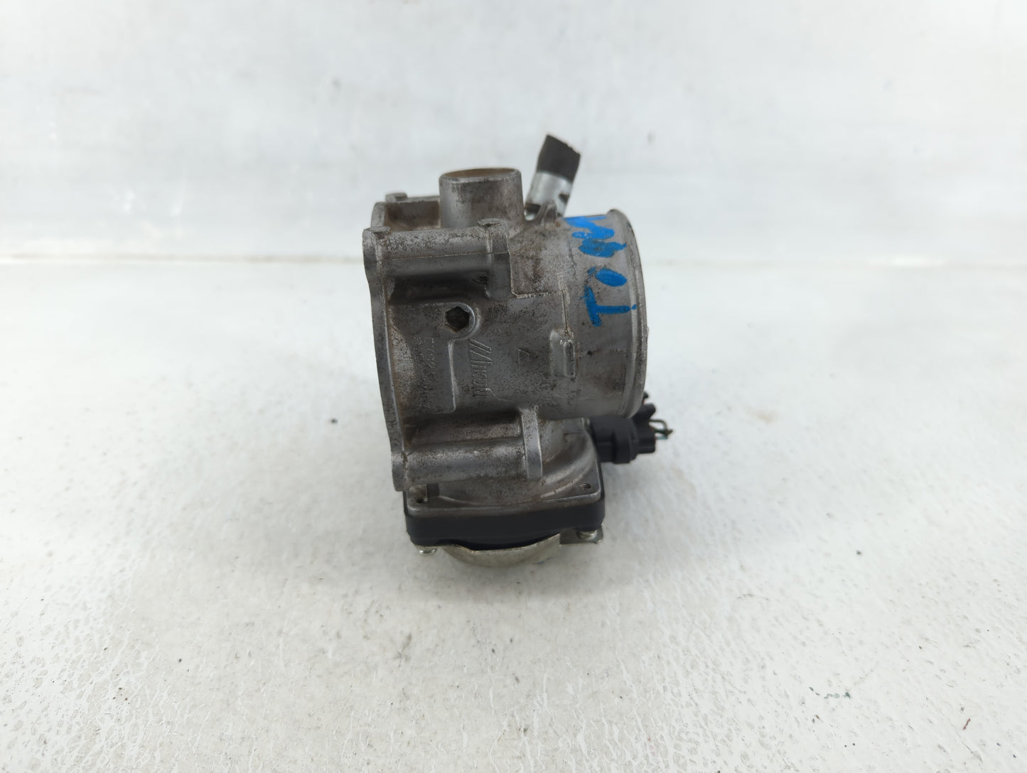 2013-2017 Mitsubishi Outlander Throttle Body Fits Fits 2013 2014 2015 2016 2017 OEM Used Auto Parts - Oemusedautoparts1.com