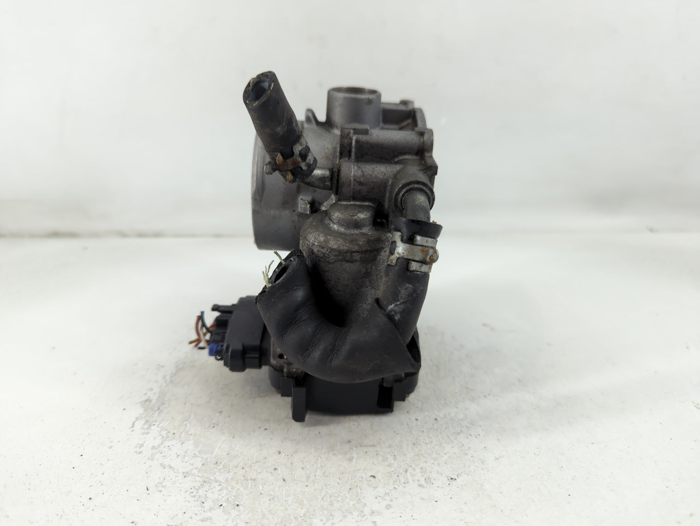 2013-2017 Mitsubishi Outlander Throttle Body P/N:6408 Fits Fits 2013 2014 2015 2016 2017 OEM Used Auto Parts - Oemusedautopa
