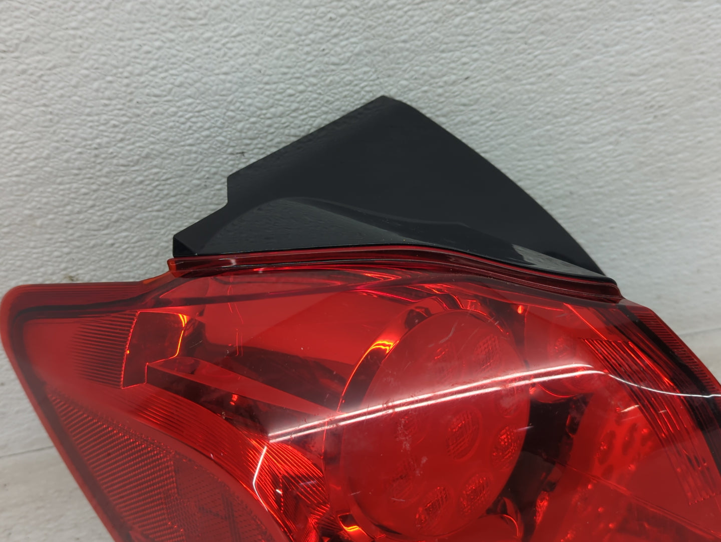 2011-2017 Mitsubishi Outlander Sport Tail Light Assembly Driver Left OEM P/N:P9374 Fits Fits 2011 2012 2013 2014 2015 2016 2