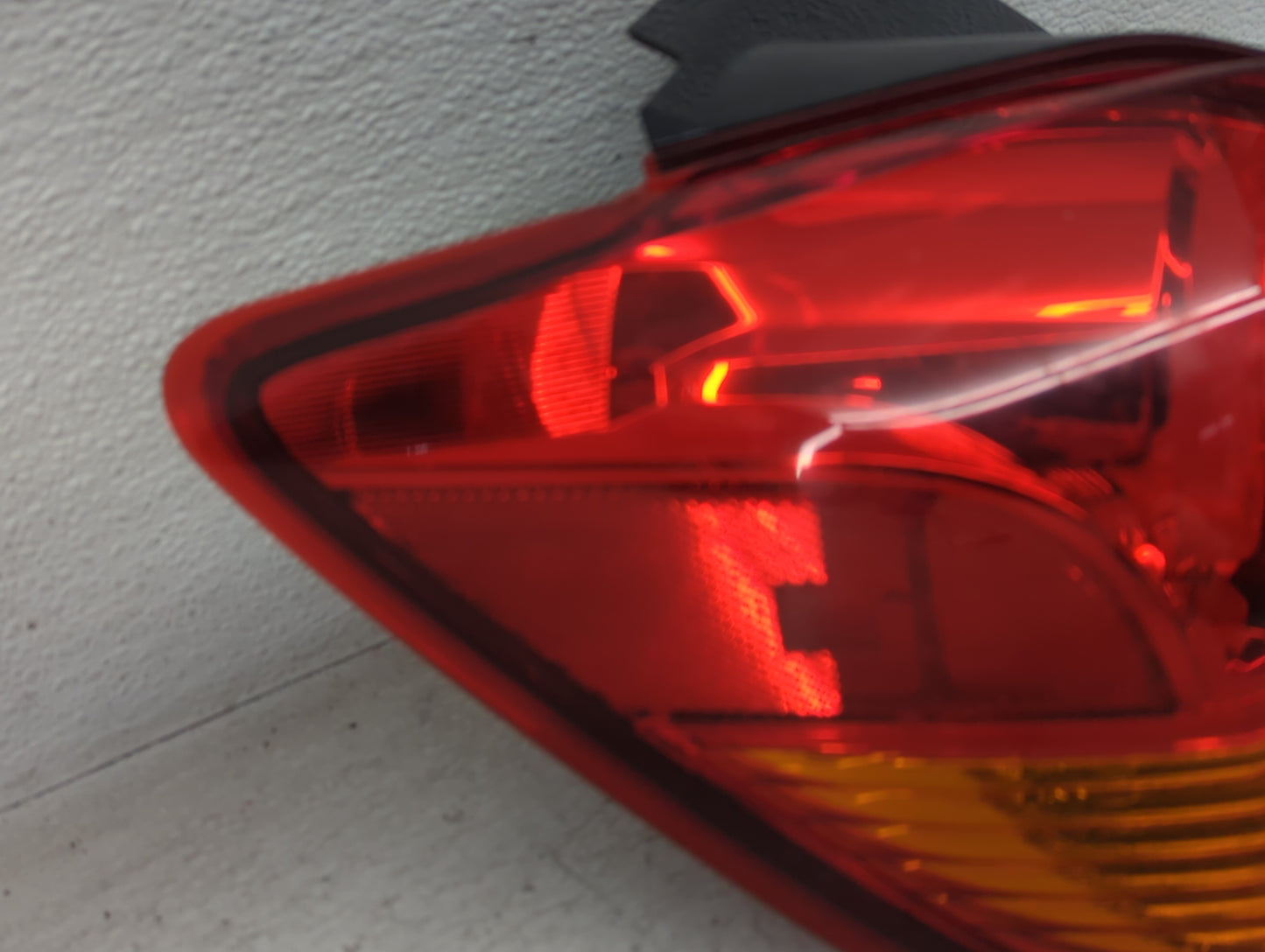2011-2017 Mitsubishi Outlander Sport Tail Light Assembly Driver Left OEM P/N:P9374 Fits Fits 2011 2012 2013 2014 2015 2016 2