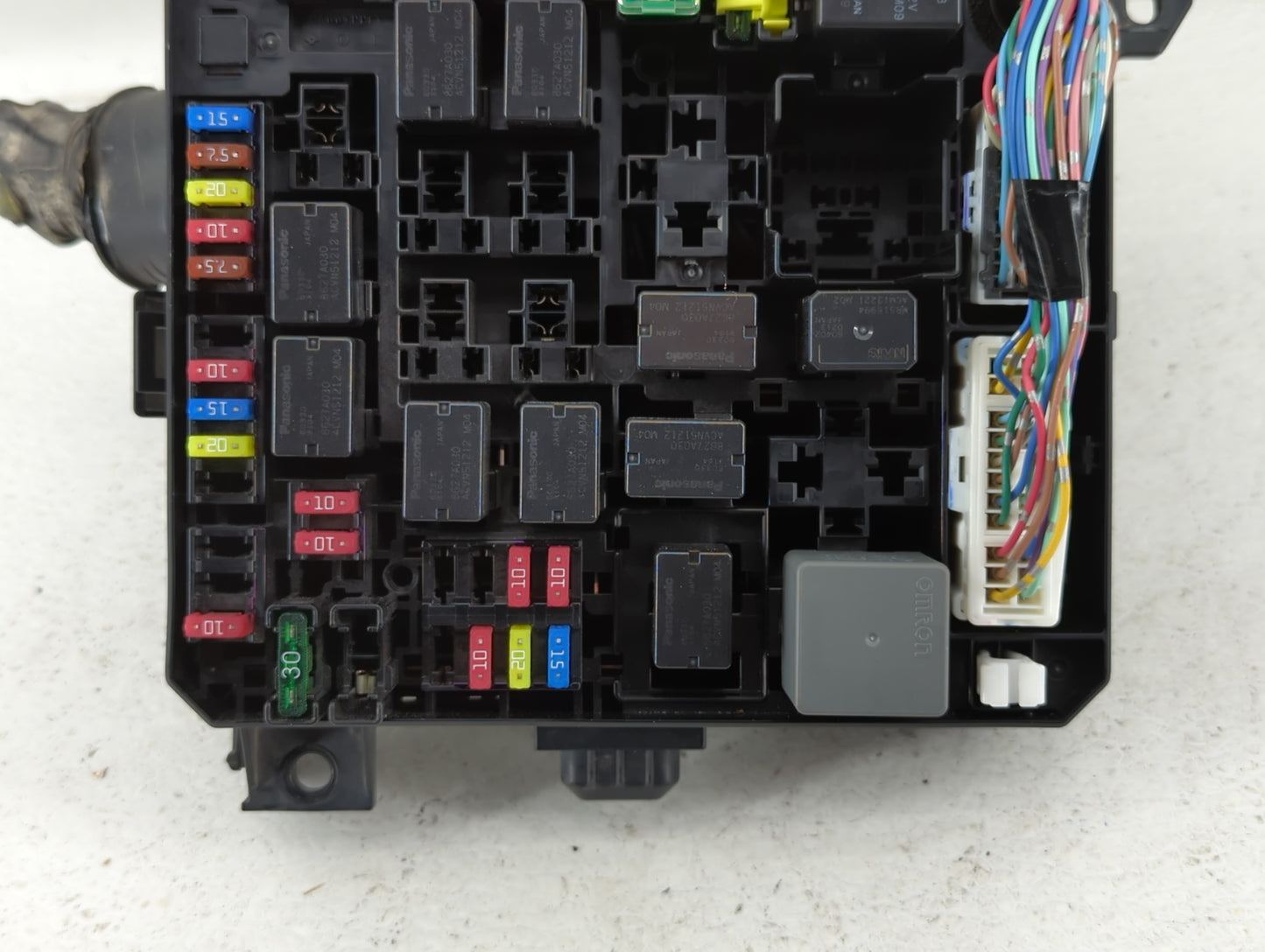 2016 Mitsubishi Outlander Sport Fusebox Fuse Box Panel Relay Module Fits OEM Used Auto Parts - Oemusedautoparts1.com