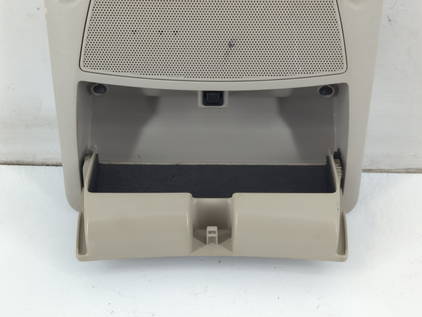 2016 Nissan Altima Overhead Roof Console 1092735 - Oemusedautoparts1.com