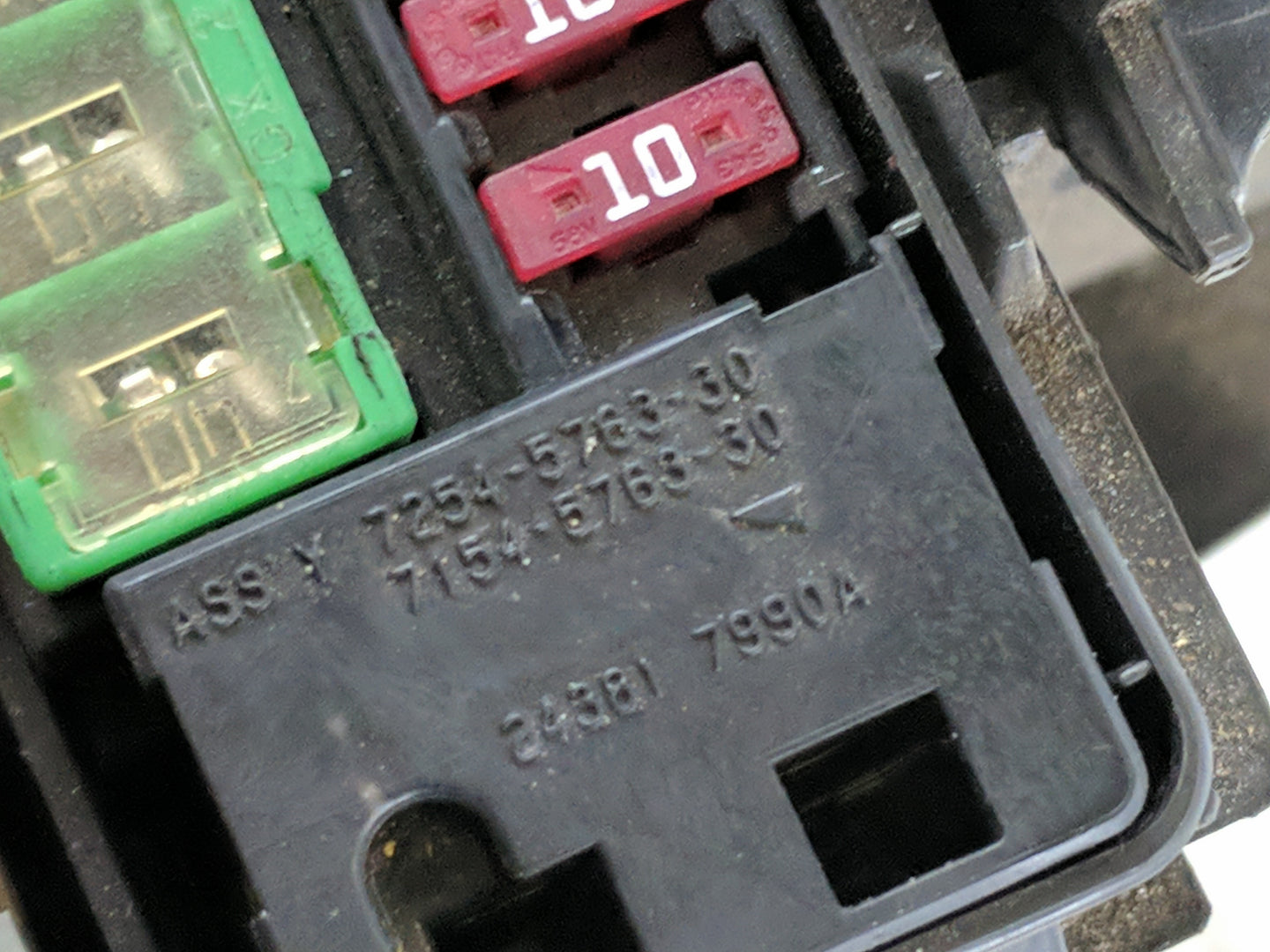 2016-2017 Nissan Altima Fusebox Fuse Box Panel Relay Module P/N:7154 - 5763-30 7254-5763-30, 24381 7990A Fits Fits 2016 2017