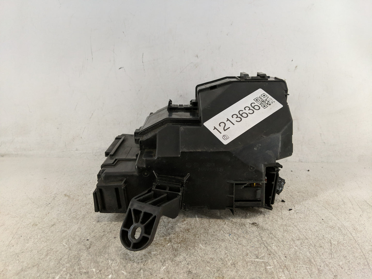 2016-2017 Nissan Altima Fusebox Fuse Box Panel Relay Module P/N:7154 - 5763-30 7254-5763-30, 24381 7990A Fits Fits 2016 2017