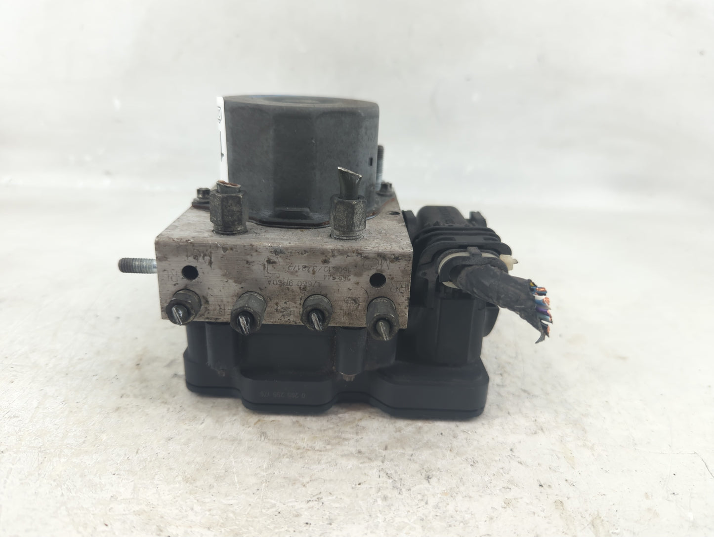 2016-2017 Nissan Altima ABS Pump Control Module Replacement P/N:47660-9HS0A Fits Fits 2016 2017 OEM Used Auto Parts - Oemuse