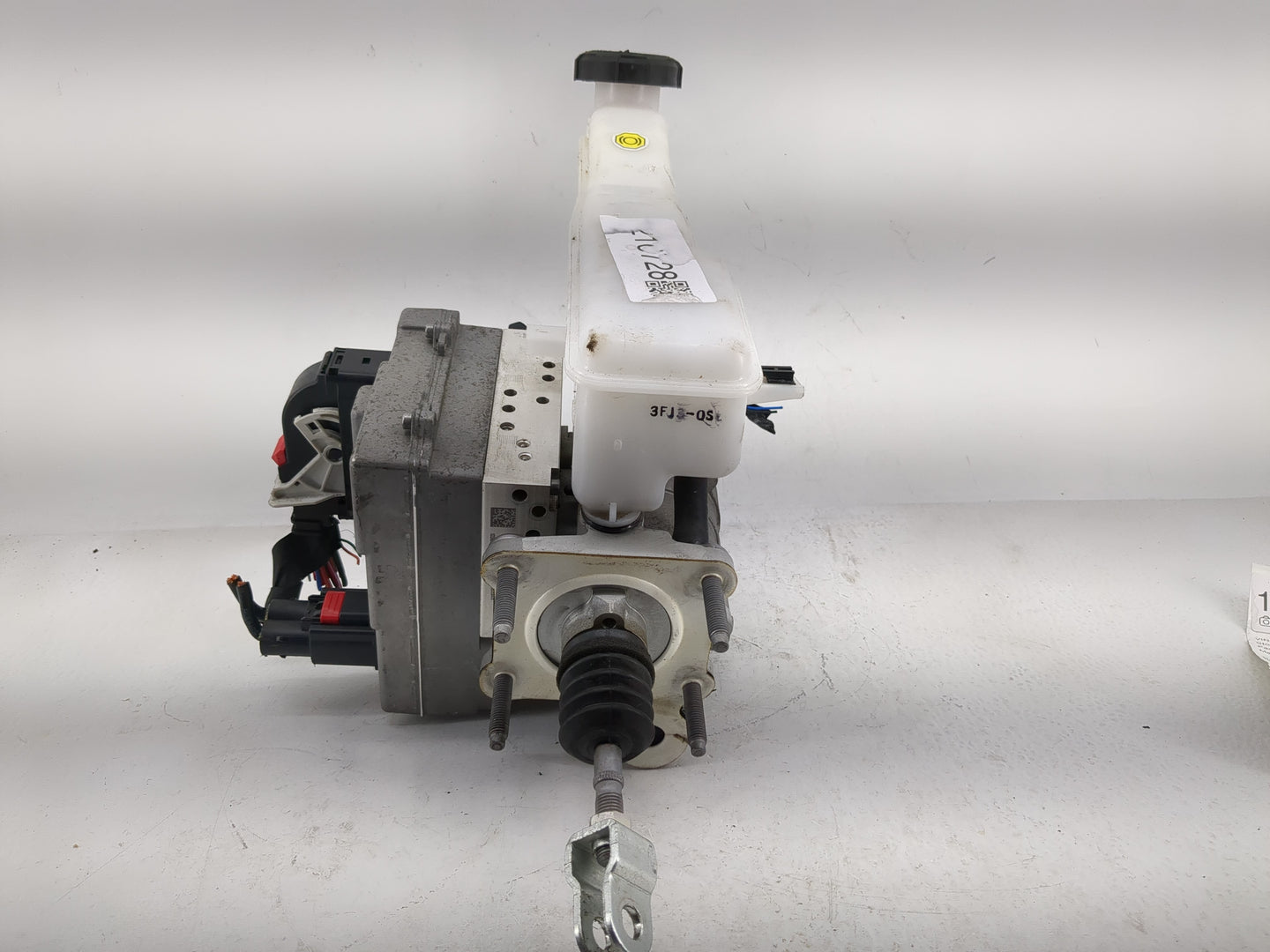 2016-2017 Nissan Altima ABS Pump Control Module Replacement Fits Fits 2016 2017 OEM Used Auto Parts - Oemusedautoparts1.com