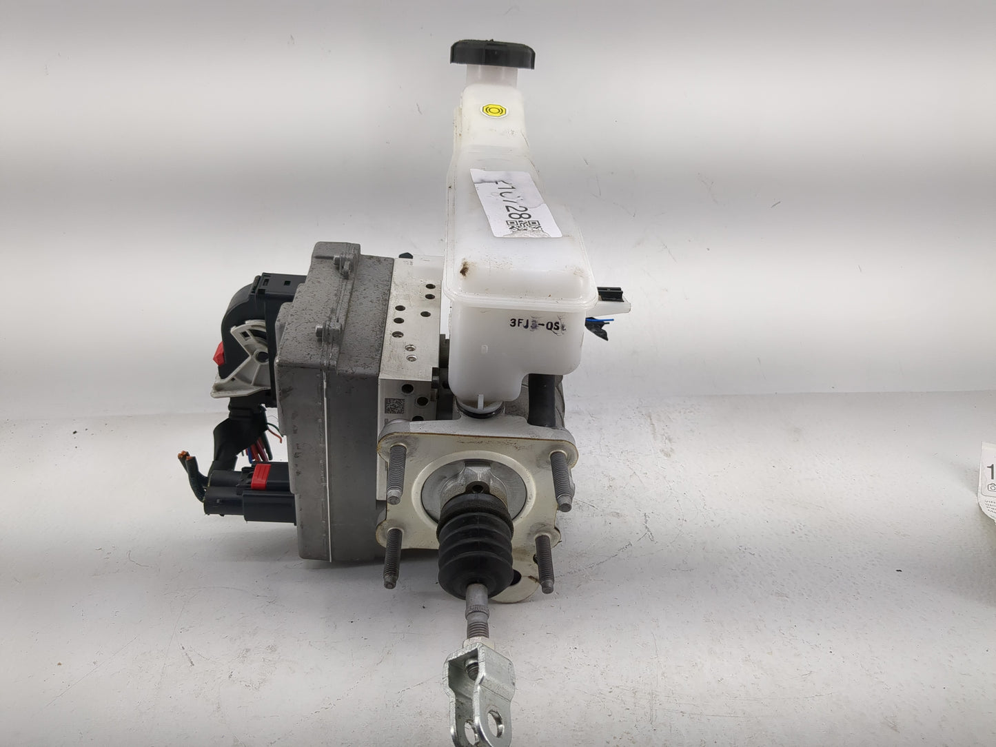 2016-2017 Nissan Altima ABS Pump Control Module Replacement Fits Fits 2016 2017 OEM Used Auto Parts - Oemusedautoparts1.com